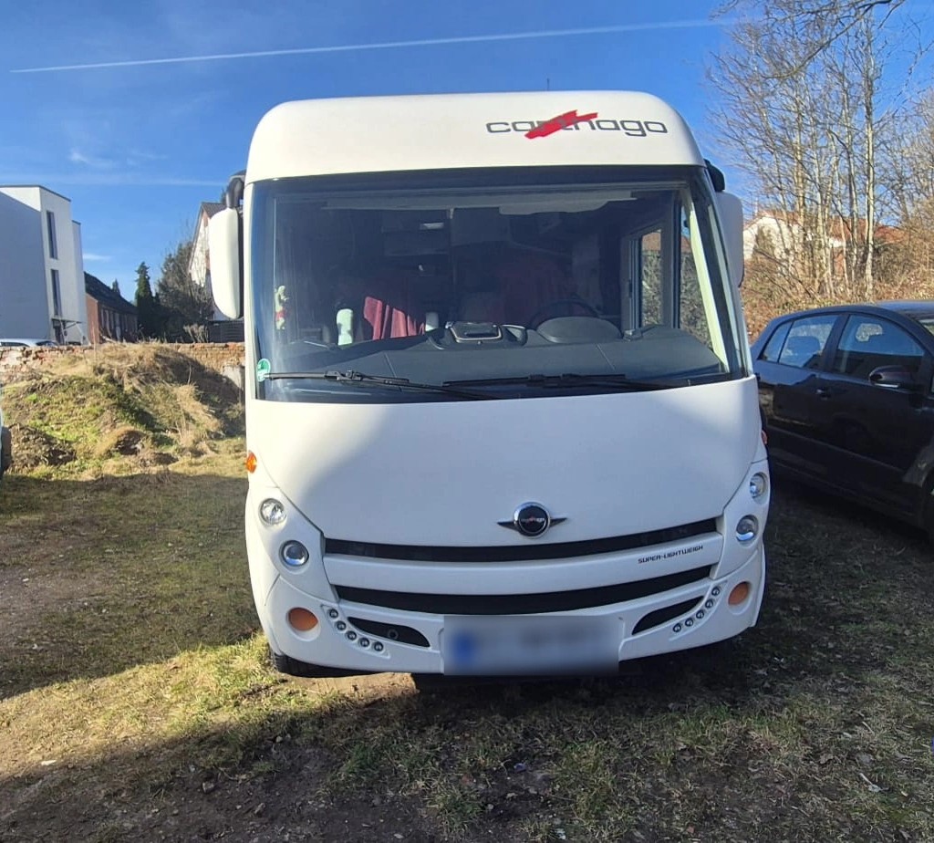 Camper mit neuer Scheibe